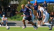 Mit einem solchen Antritt setzte Yuga Arai den Schlusspunkt beim Sieg des FC Basara gegen den SC Idar-Oberstein. Von der Mittellinie aus lief der eingewechselte Offensivmann sein Solo zum 3:0.