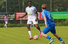 Oumar Barry erzielte das Mommenheimer 2:0 gegen den TuS Monsheim.