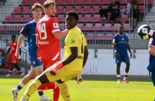 Der als klassische Sturmspitze agierende Smail Kadrijaj stand erstmals in einem Heimspiel der U23 in der Anfangself. Hier hat er einen Ball an Gästetorwart Enis Kamga vorbeigespitzelt, aber mit zu wenig Dynamik, der Ball wurde von der Linie geschlagen. 