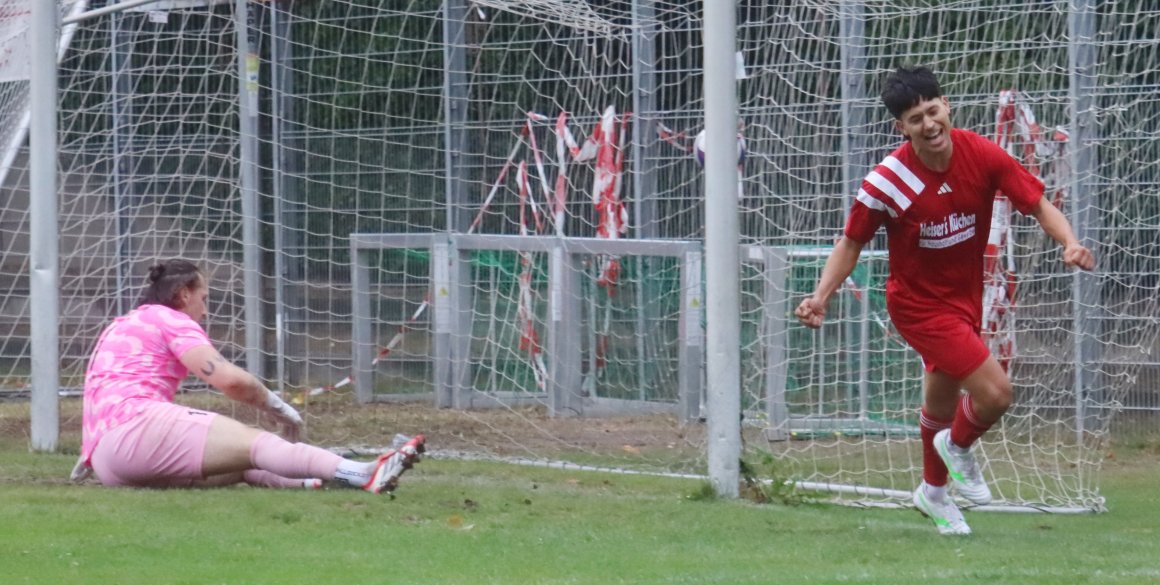 Die Vorentscheidung besorgte Prabin Shrestha, der aus der Kurzdistanz keine Probleme hatte, den Ball (versteckt sich hinter dem Pfosten) zum 2:0 in die Maschen zu setzen.