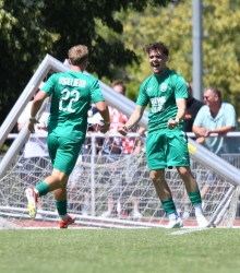 Leon Reitemeyer (r.) erzielte die ersten beiden Ingelheimer Treffer in Mutterstadt.