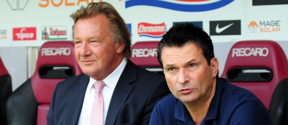 Christian Heidel (r.) hat immer auch die Fernsehgeldtabelle im Blick. Mit Präsident Harald Strutz darf er sich für den Fall einer weiter erfolgreich laufenden Saison über einen Zuschlag aus dem TV-Topf freuen.