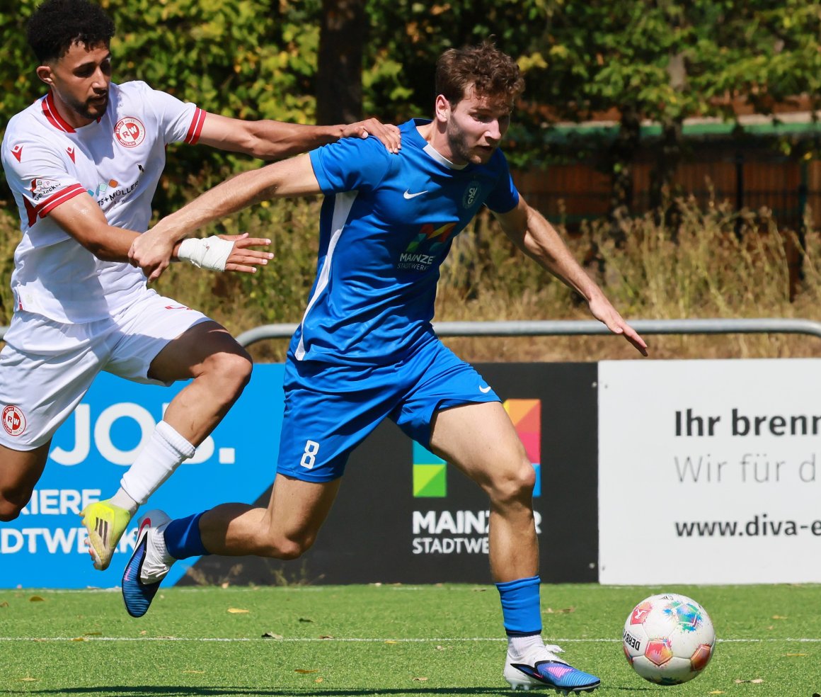 Maurice Neukirch musste in Pirmasens in der ersten Halbzeit in der Abwehrkette aushelfen, in der zweiten öffnete er das Spiel durch den Anschlusstreffer.