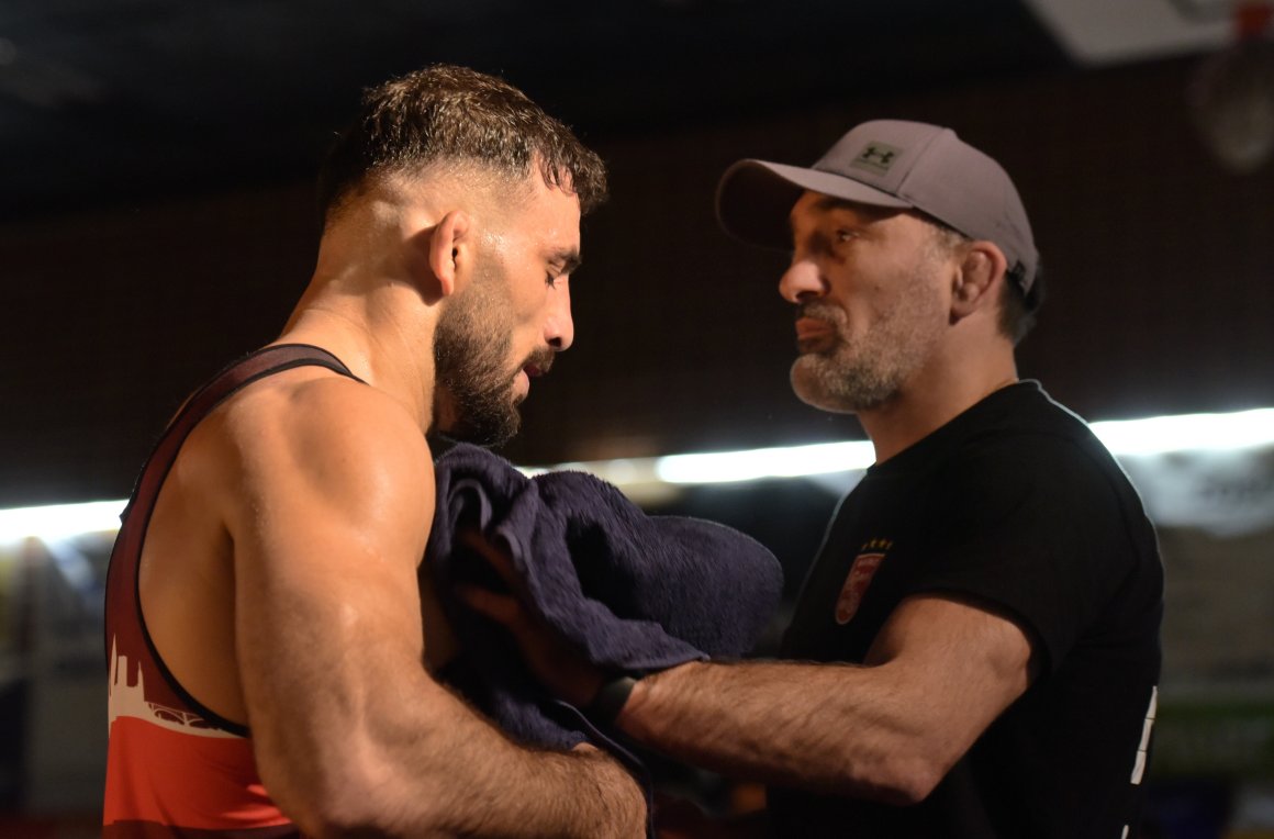 Ausnahmsweise im 98-Kilo-Limit angetreten, beeindruckte Pouria Taherkhani (l.) seinen Trainer Davyd Bichinashvili.
