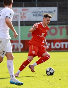 Das Selbstbewusstsein, den Freistoß in der 83. Minute einzuschweißen und seinem Team wenigstens einen Punkt in Walldorf zu sichern, hat Jayson Videira Pereira offenbar von seiner Länderspielreise mit Luxemburg mitgebracht.