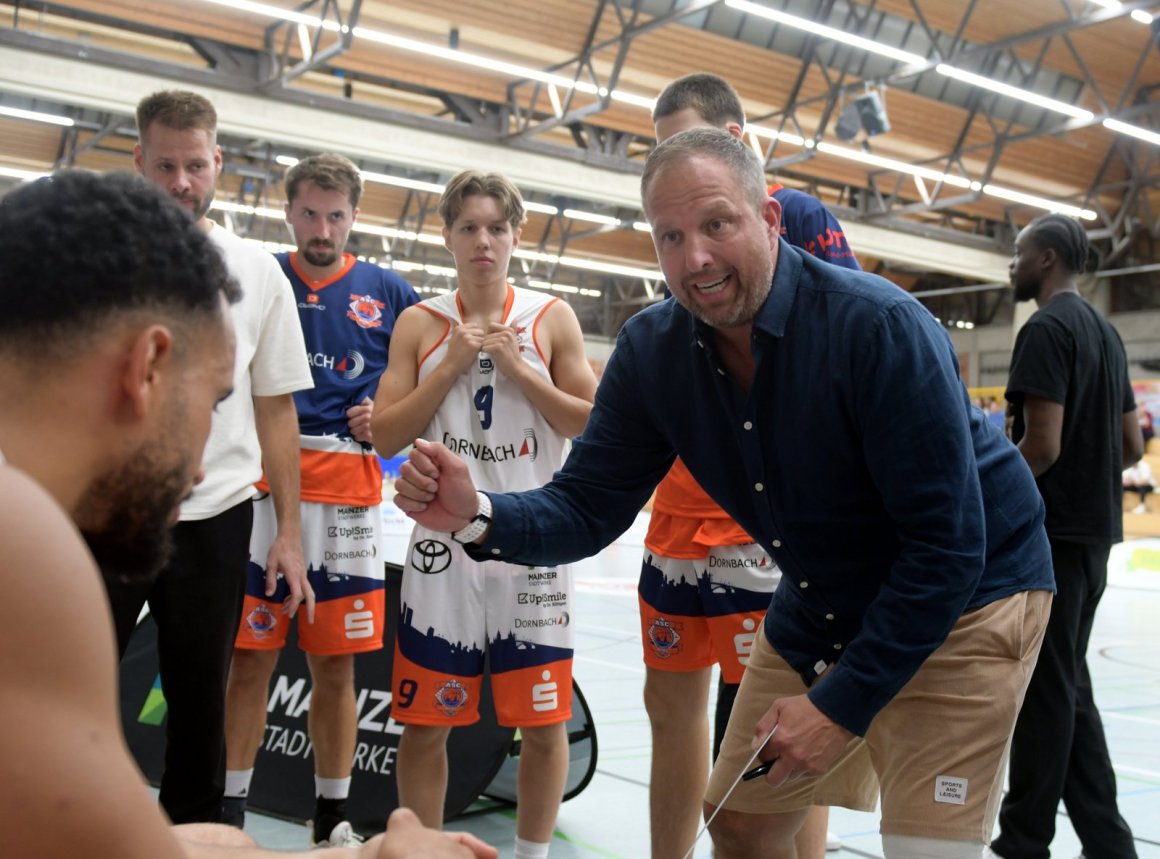 Drei von vier Spielen haben Heiko Pillhofer und seine Basketballer gewonnen. Am Samstag wollen sie am TV Langen 2 vorbeiziehen.