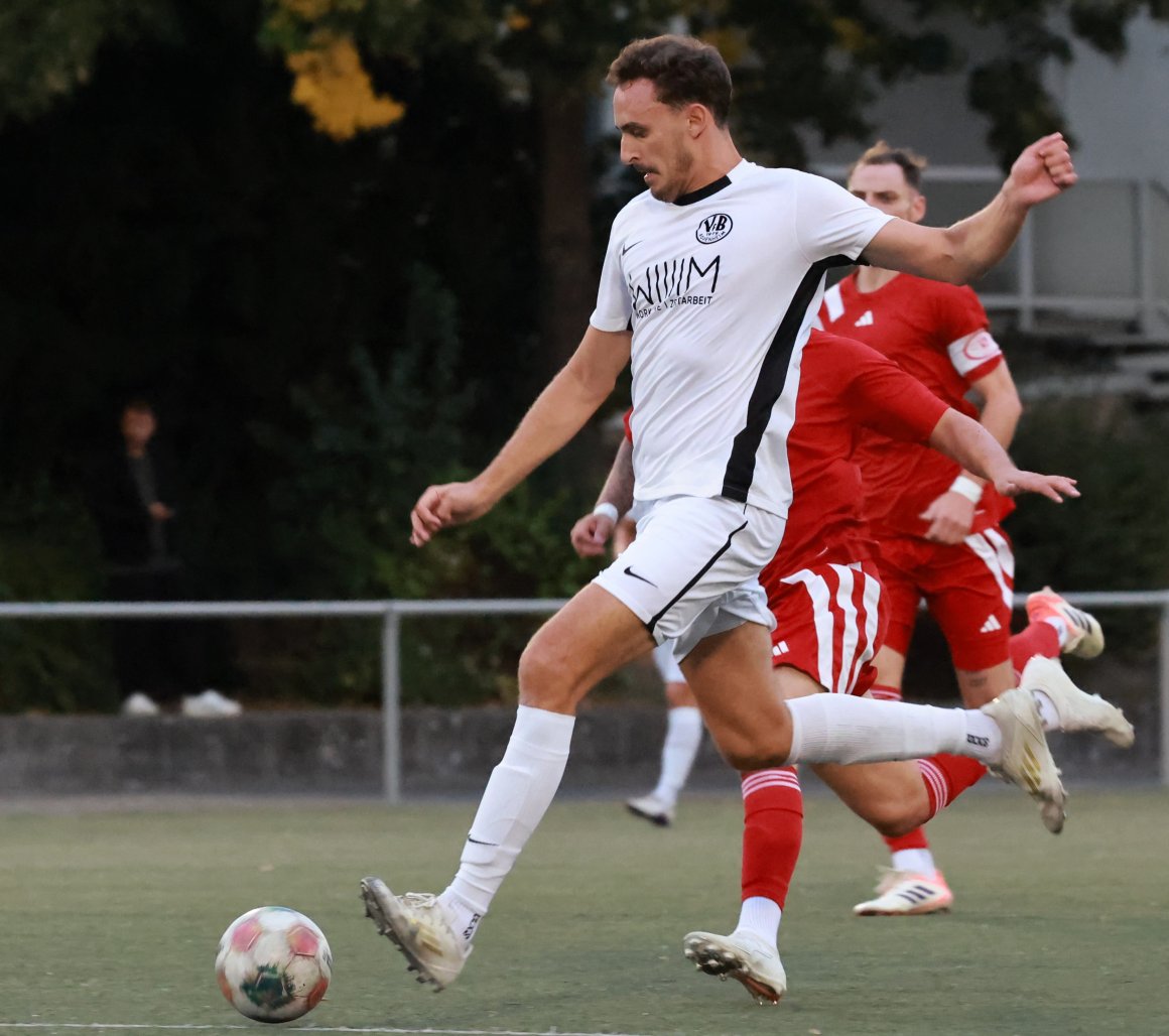 Michael Steffens gab dem VfB eine Viertelstunde vor Schluss durch den Anschlusstreffer Hoffnung, doch noch etwas mitzunehmen aus dem Derby gegen die TuS Marienborn II, doch danach kam von seiner Mannschaft offensiv nicht mehr viel.