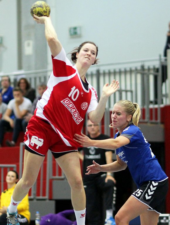 Wie schon im 35:29 gewonnenen Hinspiel gegen den HSV Püttlingen (r. Hannah Kimelman) unterstützte Anika Schmitt vom Zweitligateam die Oberligamannschaft. Die war mit der knappen Besetzung im Rückspiel beim 22:27 dennoch nicht ansatzweise ähnlich breit aufgestellt.
