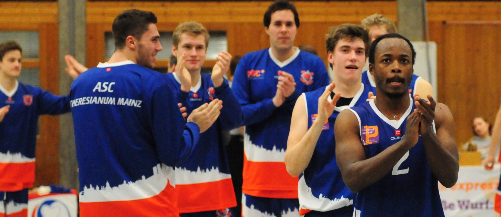 ...dass sich die Mainzer bei ihrem Publikum als Sieger bedanken durften.