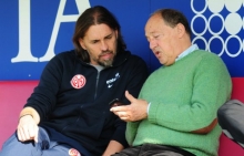 Die Suche nach einem neuen, routinierten Sechser endete erfolglos: Trainer Martin Schmidt (l.) und Manager Manfred Lorenz müssen im Abstiegskampf ohne defensive Verstärkung auskommen.