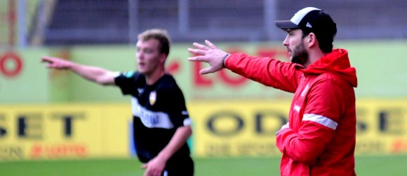 Nicht übers Halbfinale nachdenken: Sandro Schwarz will mit seiner U19 täglich daran arbeiten, besser zu werden.