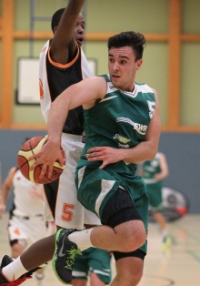 Raymond Wolf hat alles miterlebt: Der Aufbauspieler war schon beim Aufstieg der DJK-Männer in die Zweite Regionalliga 2008/09 dabei. Jetzt muss Wolf mit seiner Mannschaft wieder in die Oberliga.