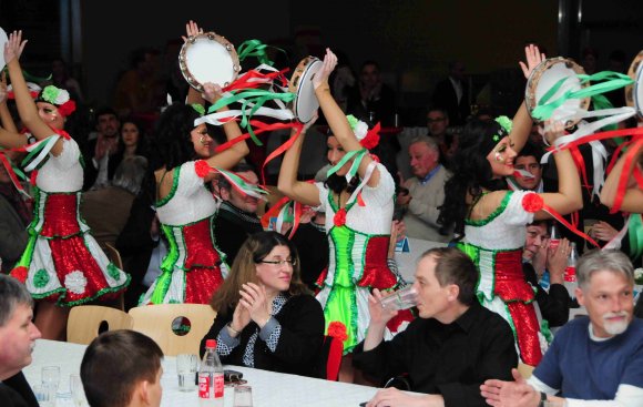 Vor der Eröffnung des Büffets sorgte die "Fun & Dance-Gruppe des TV Hechtsheim...