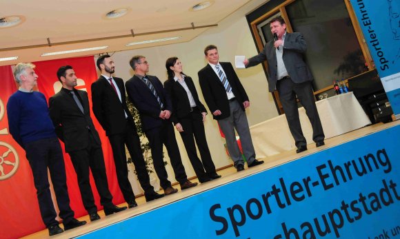 Nicht zu vergessen: Der Dank des Bürgermeisters für die Organisation des runden Abends  galt den Mitarbeitern der städtischen Sportabteilung.