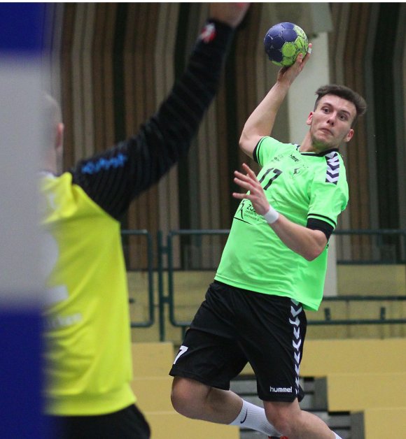 Durch eine Rote Karte war Marcel Gerhardt in Bitburg nach ganzen zwei Einsatzminuten aus der Partie und Trainer Olaf Anthes ging die einzige ernsthafte Alternative im später gespielten 4-2-Deckungssystem verloren.