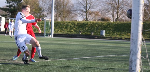 Tor leer, Ball rein: So einfach wie im letzten Testspiel gegen Bezirksligist TSVgg Stadecken-Elsheim wurde es Fontana-Kapitän Thorsten Krüger beim VfR Grünstadt nicht gemacht. Der geplante Starterfolg beim Tabellenachten blieb aus, nach dem 0:3 sieht es für die Rettungspläne der Finther ganz schön mau aus. 