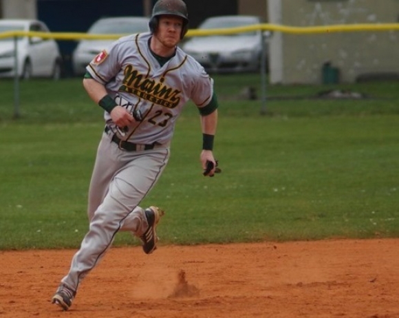 Der Winning Run: Max Boldt bescherte den A's im ersten Spiel bei den Tübingen Hawks einen 1:0-Sieg.