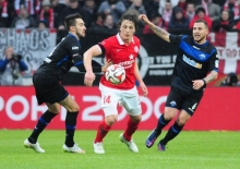 Auf die Zweikampfführung wird es gegen Borussia Mönchengladbach in besonderem Maße ankommen, sagt Trainer Martin Schmidt - ein Fall für Julian Baumgartlinger und Kollegen.