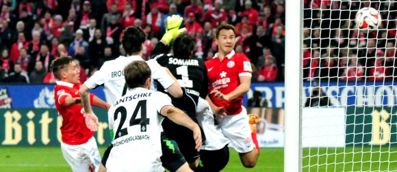 Der passt: Nach exakt drei Monaten beendete Shinji  Okazaki seine Torflaute und sicherte den 05ern mit dem Treffer zum 2:2 einen Punkt gegen Borussia Mönchengladbach.