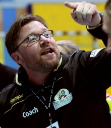 Regt sich gerne mal auf und vermisst das gleiche emotionale Engagement für den Erfolg bei seiner Mannschaft: SG-Trainer Thomas Zeitz möchte sich künftig wieder im Männerhandball engagieren.