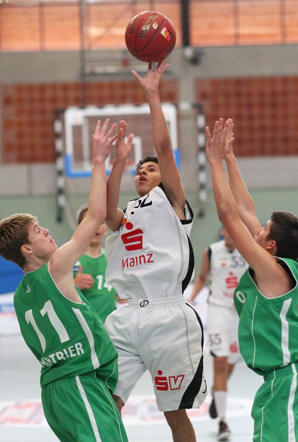 Gab in Ulm sein Comeback, musste aber zu Beginn des zweiten Viertels passen: SG-Spielmacher Isaah Negron.