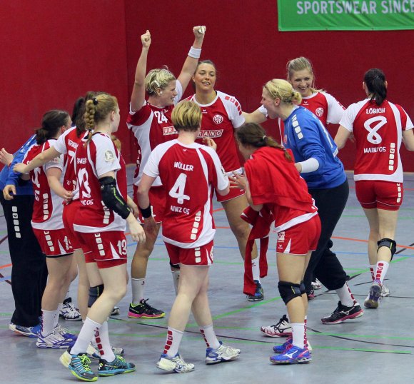 Freude pur war in der Vorsaison bei den 05-Handballerinnen nach dem 22:21-Sieg gegen den TV Nellingen angesagt, denn der Heimerfolg über den damaligen Abstiegskonkurrenten war ein entscheidender Schritt zum Klassenverbleib. Und so könnte es auch in dieser Saison wieder werden. 