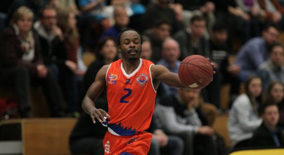 Blindes Verständnis bewiesen Vladimir Raymonvil und der ASC Mainz bei ihrem Coup gegen Meister Baskets Elchingen.