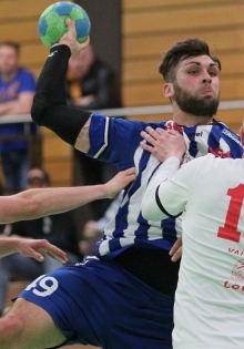 Die Binger haben einen Vincent Klug, die Budenheimer einen Philipp Becker: Der Rückraumschütze der Sportfreunde hatte im Duell mit dem Binger Talent mit neun Treffern aus dem Feld am Ende leicht die Nase vorne, genau wie nach der Anfangsphase im Derby auch stets sein Team.