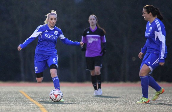 Dem Kantersieg folgte nächste Berufung: Chiara Loos (l.) spielt wie auch ihre Schott-Kollegin Laura Freigang Anfang April mit der U19-Nationalmannschaft in der Eliterunde. 
