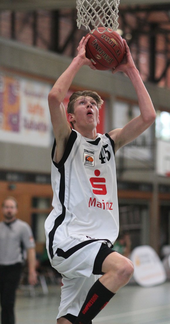 Dunkte zweimal: Tomas Janda.