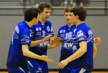 Sportlich haben die Volleyballer der TGM Gonsenheim (v.l. Jan Steinborn, Frank Manenschijn, Johannes Delinsky und Frieder Reinhardt eine beeindruckende Saison hingelegt. Jetzt geht es darum, die wirtschaftlichen Weichen für die Rückkehr in die Zweite Liga zu stellen.