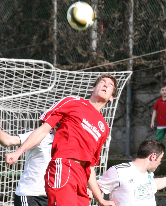 Die Kopfballstärke von Benedikt Arndt bescherte der SVW Mainz den Sieg beim VfR Frankenthal.