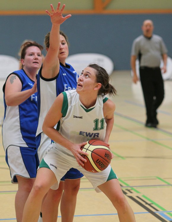 Einen Vorgeschmack auf die kommende Saison bekommen Christine Arnold (vorne) und die DJK-Basketballerinnen beim Final-Four-Turnier um den Rheinland-Pfalz-Pokal. Alle Konkurrenten waren in der abgelaufenen Runde in der Regionalliga aktiv.