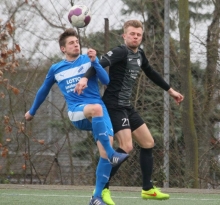 Mit einer Leistungssteigerung nach der Pause verdienten sich Krystian Borowski (r.) und Fortuna Mombach einen Punkt gegen Jahn Zeiskam.