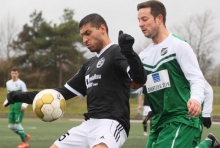 Der Neuzugang auf der Innenverteidigerposition, Musa Jamali (l.) hielt die Altleininger Angreifer zusammen mit den Kollegen weitgehend vom Fontana-Tor weg. Die Gäste kamen kaum einmal zu bedeutenden Chancen. 