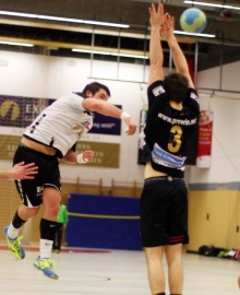 Trainer Rainer Sommer hatte Kristian Jung nicht nur wegen dessen Routine, sondern auch als vorbildlichen Kämpfer im Spätherbst ins Saulheimer Oberligateam zurückgeholt. Dass Jung beim Auftritt in Mundenheim auch noch bester SG-Torschütze war, zeichnet den Rest des Teams nicht gerade aus.