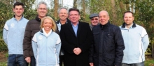 Gute Laune bei der Saisoneröffnung verbreiteten die MGC-Akteure und ihre Gäste, v.l.: Manuel Szablikowski, Stadtsportverbandsvorsitzender Alexander Reinemann, Alice Kobisch, Norbert Kramer, Bürgermeister Günter Beck, MGC-Ehrenvorsitzender Karlheinz Franko, Sportbund-Rheinhessen-Präsident Magnus Schneider und Marcel Noack.