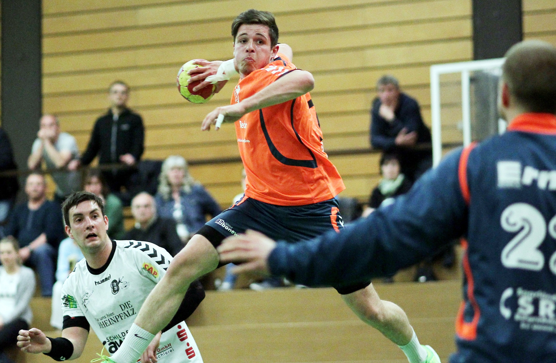 Lukas Nagel hat sich bei den Sportfreunden Budenheim zu einem defensiv wie als Rückraumschütze wichtigen Spieler entwickelt. Gegen den SV 64 Zweibrücken traf er vier Mal.