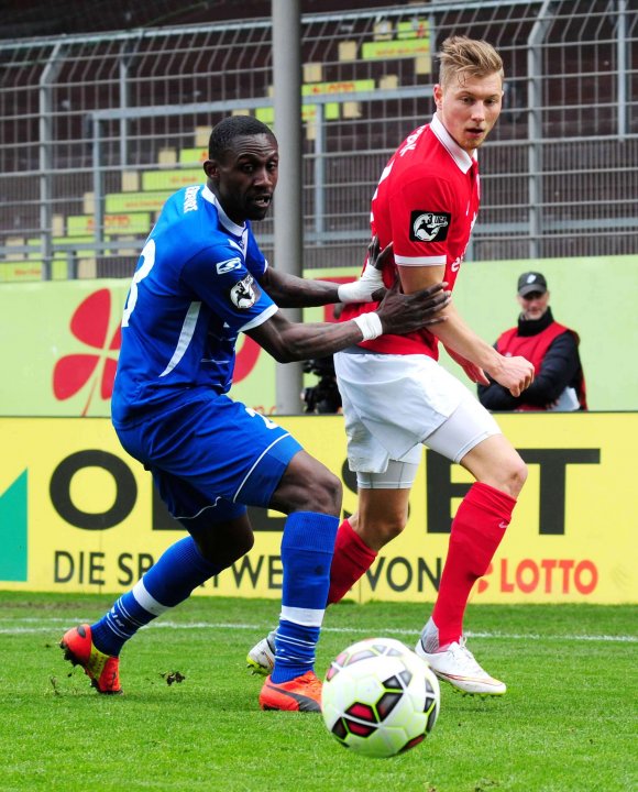 Warum nicht auch in Kiel punkten? Tobias Schilk (r.) und die U23 des FSV Mainz 05 fahren in der Absicht an die Ostsee, dem Tabellenzweiten unangenehme Fragen zu stellen.