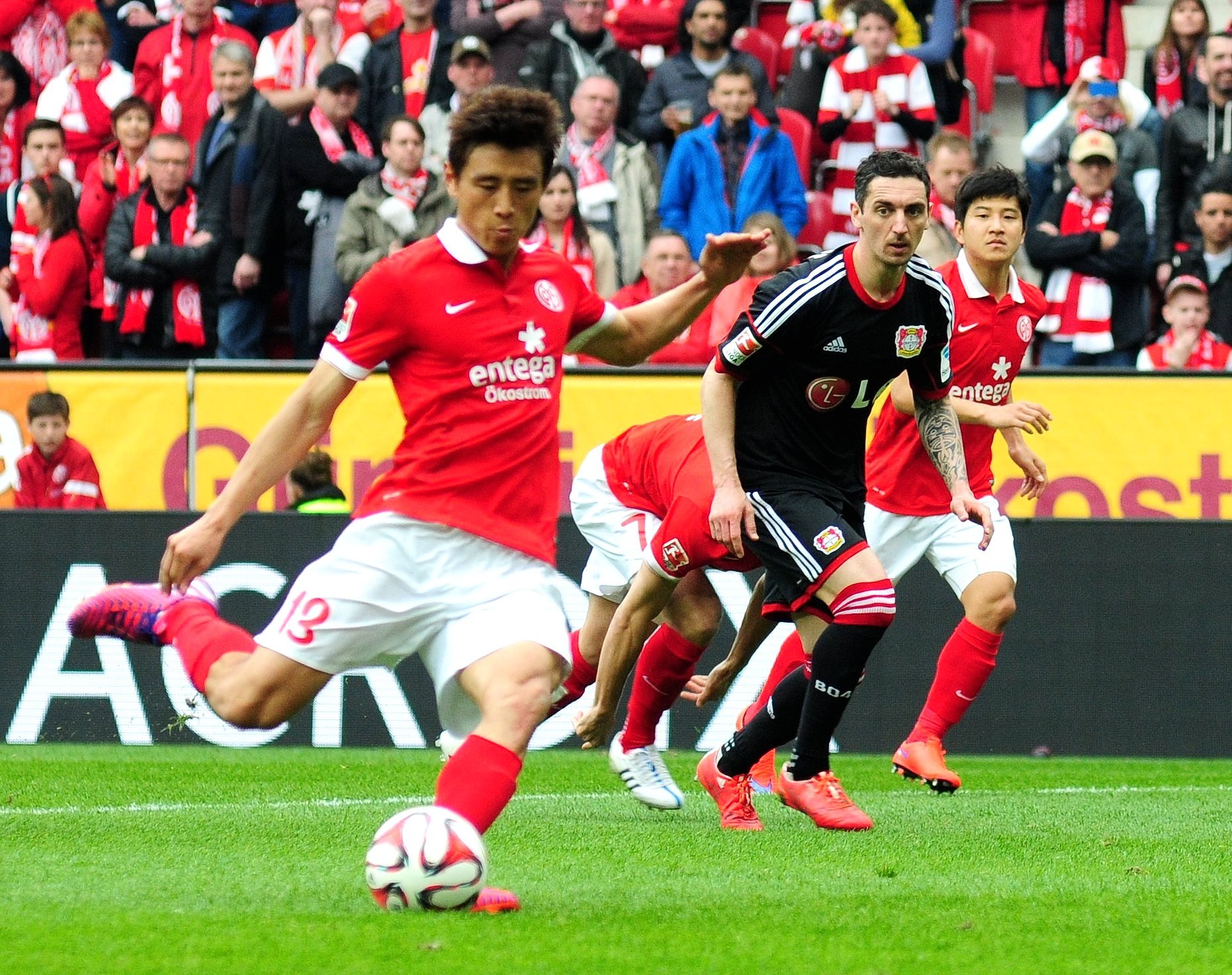 ...ebenso wie der zweite Elfmetertreffer durch Ja-Cheol Koo in der Nachspielzeit, um die Partie noch umzubiegen.