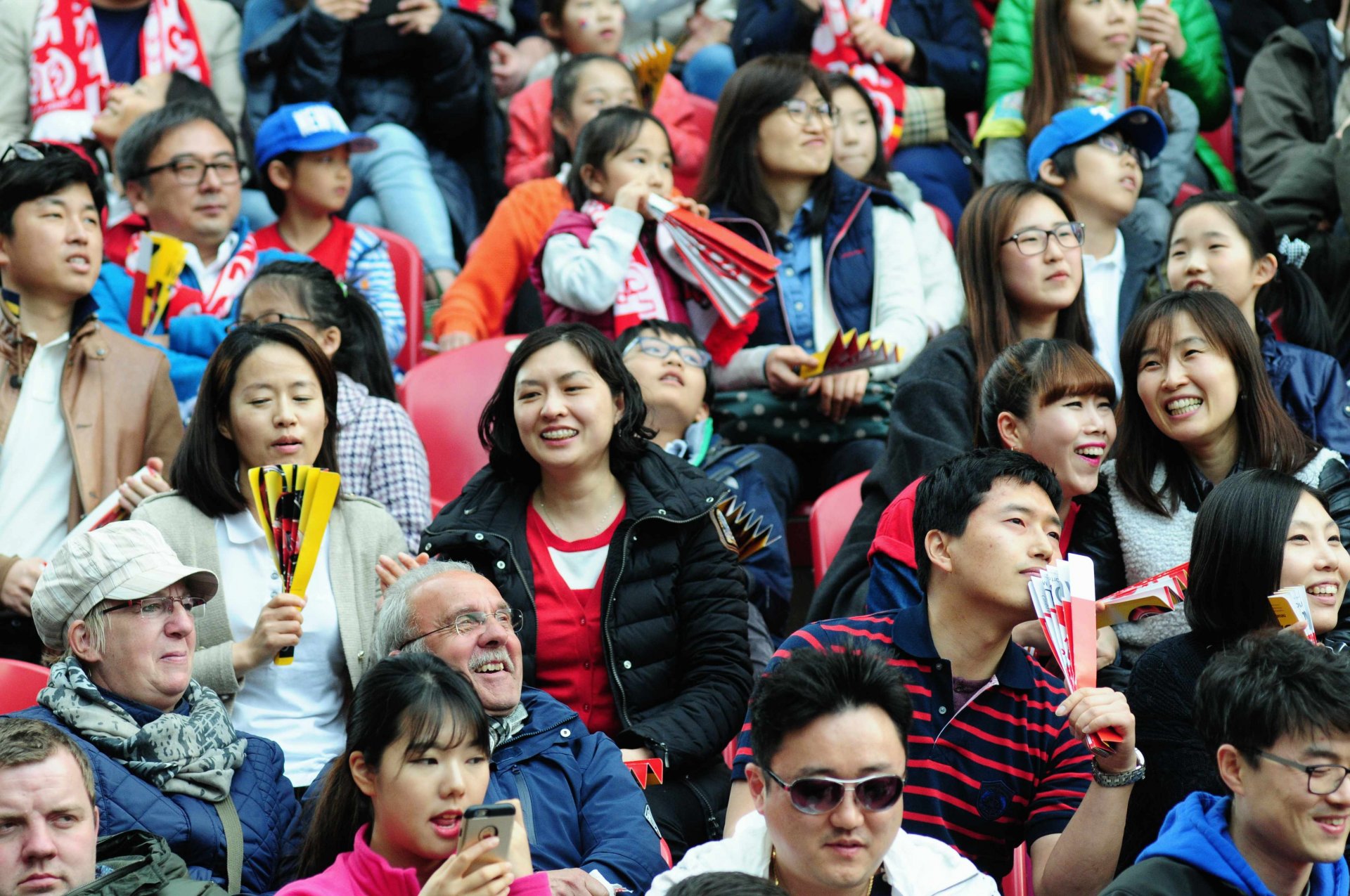 ...den ihm nicht nur die asiatische Gruppe in ihrem, ähm, Fan-Wok, gegönnt hätte.