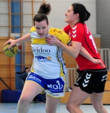 Weiterhin befindet sich die SG Bretzenheim II (l. Vera Martens) im Fernkampf mit dem punktgleichen Zehnten HSV Püttlingen um den gesicherten neunten Platz. Das Restporgramm der Kontrahenten spricht klar für die Bretzenheimerinnen.