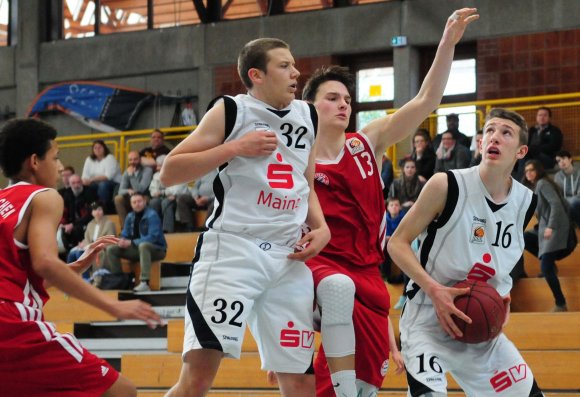 Holten alles raus, was drin war: Kristof Laubenstein (r.), Dennis Machlab und ihre Mitspieler der SG RheinHessen.