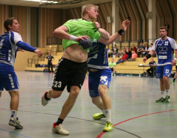 Max Scheer gibt sein letztes Hemd um endlich zu seinem Tor zu kommen. Das klappte in diesem Angriff sogar, allerdings zum ersten und einzigen Mal in dieser Partie.