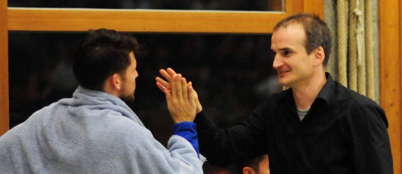 In den nächsten Wochen wird Wolfgang Ortmann (r.) sich von seinen Spielern verabschieden, bevor es ihn nach Würzburg zieht...