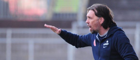 Hält nichts davon, die Bedeutung des Schalke-Spiels zu überhöhen: 05-Trainer Martin Schmidt weiß, dass für den Fall einer Niederlage am Freitag die Welt nicht unterginge.