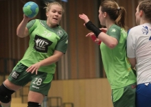 Lina Sinsel spielt Laura Weber an, die auch prompt einen ihrer fünf Treffer erzielt. Damit war sie erfolgreichste Bodenheimer Feldtorschützin.