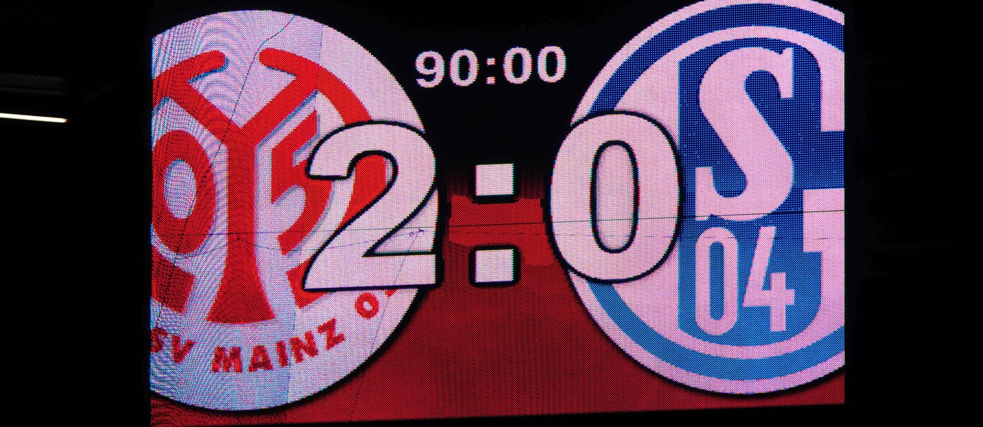 Das war noch nicht der entscheidende, aber ein ganz wichtiger Schritt: Mit dem 2:0-Sieg gegen den FC Schalke machte der FSV Mainz 05 im Abstiegskampf weiter Boden gut.