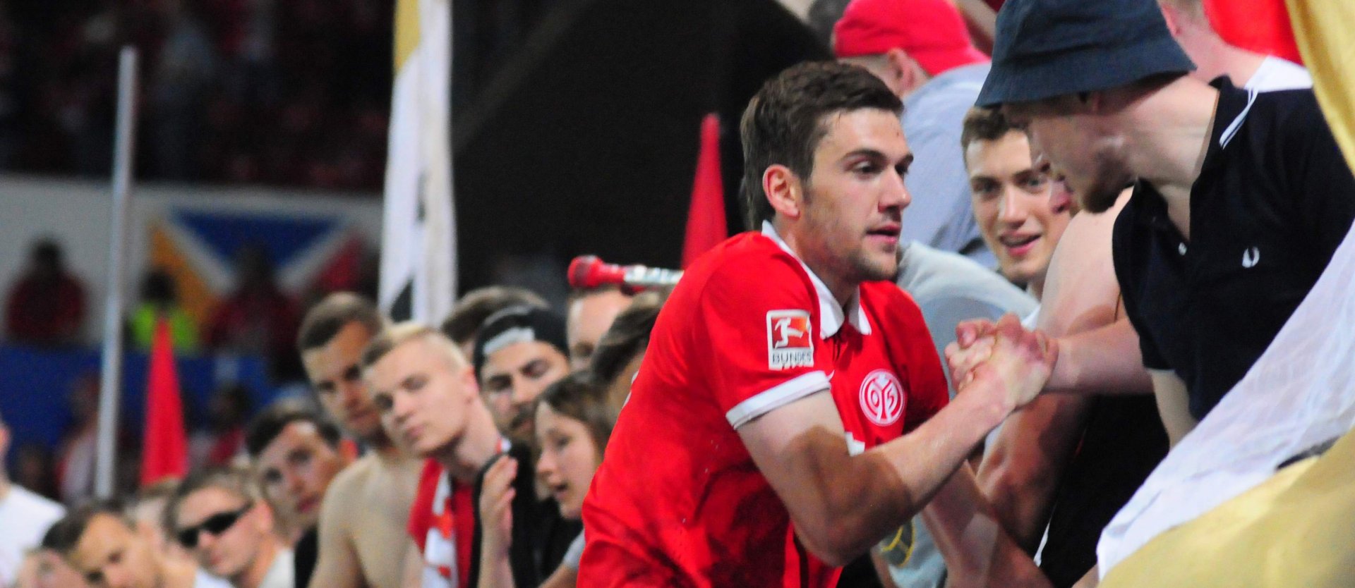 Und auf den Zaun durfte: Natürlich Doppeltorschütze Stefan Bell.