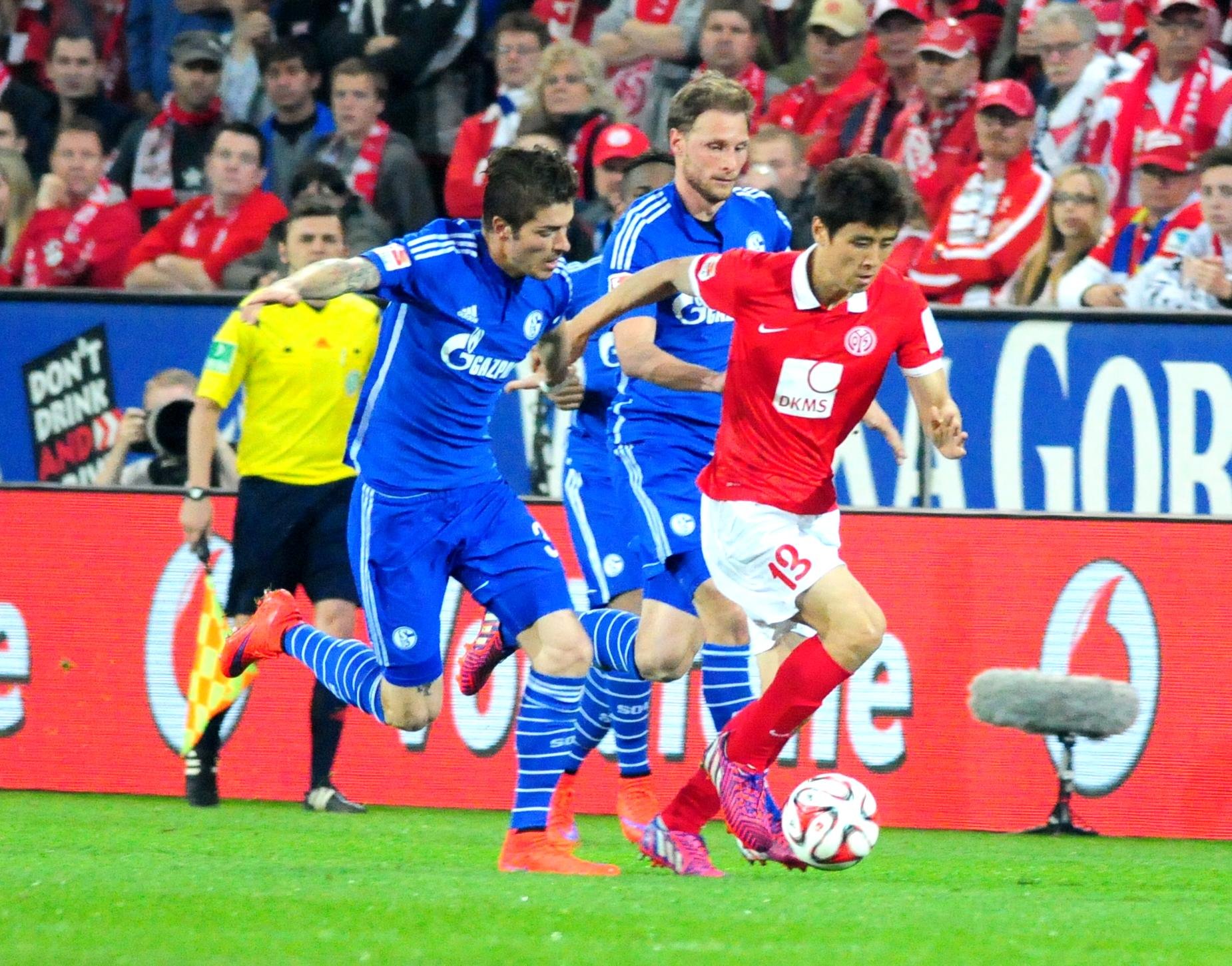 Der aus der Mainzer Jugend hervorgegangene Roman Neustädter hatte seine liebe Mühe, die Mainzer Tempoaktionen im Mittelfeld zu unterbinden.